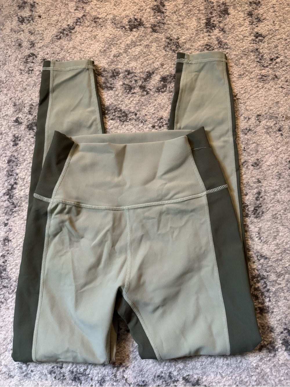 Wilo The Label Two-Tone Olive and Dark Olive High-Waist Leggings